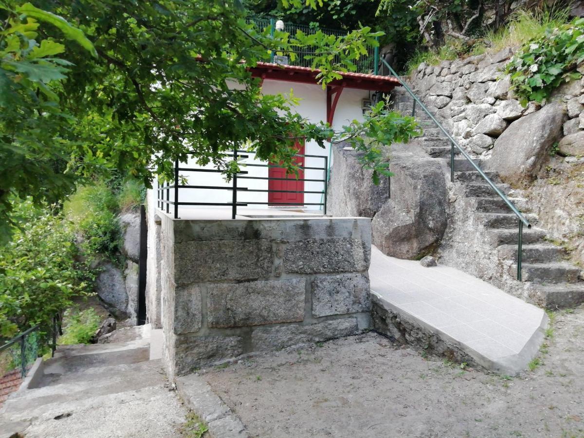 Campismo Rural Vale dos Moinhos Gerês Hotel Exterior foto